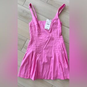 Zara Pink Sleeveless Dress with pleated skirt .